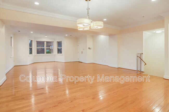 Building Photo - 442 Oakdale Pl NW