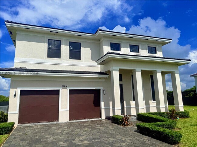 Building Photo - 32242 SW 194th Ave