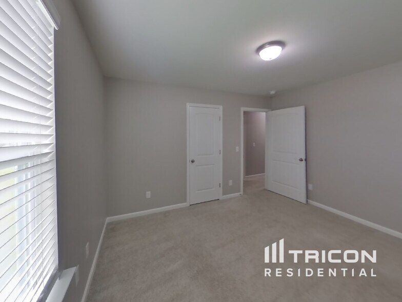 Building Photo - 308 Savannah Hills Dr