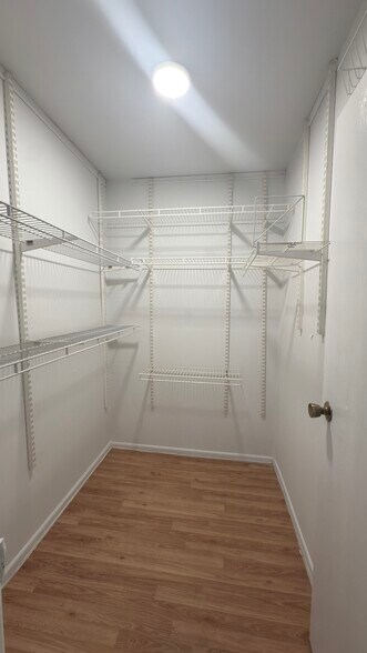 Building Photo - 1453 N Winslowe Dr