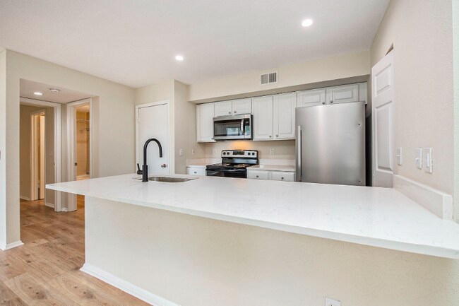 Building Photo - 1481 Center St Ext