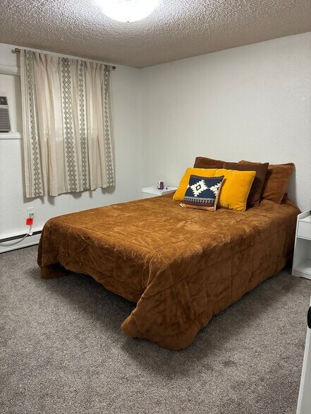 Building Photo - 2901 8th Ave N