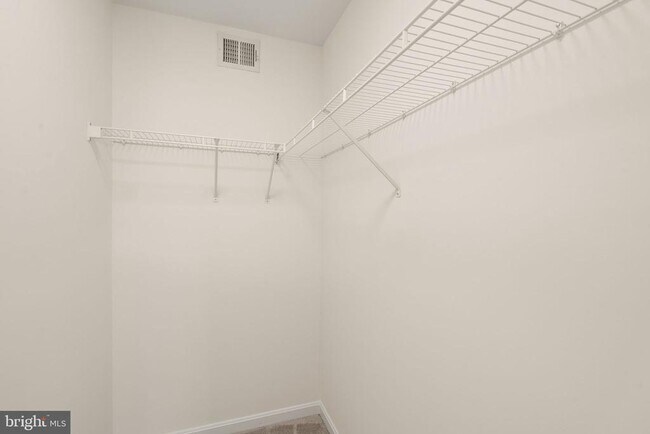 Building Photo - 42465 Regal Wood Dr