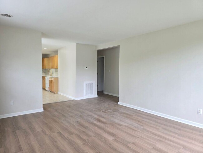 Building Photo - 4Bed/1Bath Available in Newark DE!