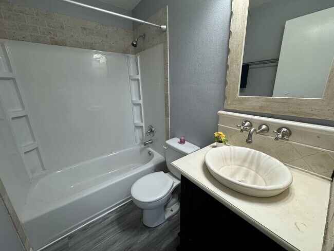 Building Photo - North End Ranch That Feels Like a Winner!