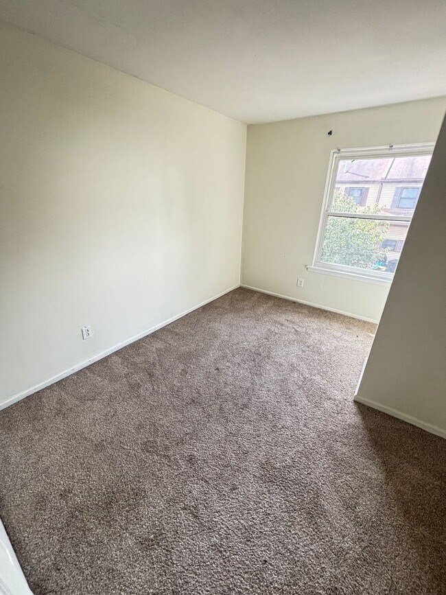 Building Photo - 3 bedroom Home for rent - Allentown