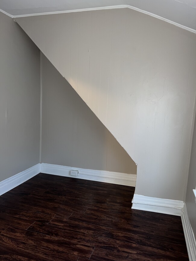 Building Photo - 367 Hawley St