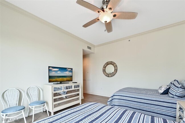 Building Photo - 1530 5th Ave S