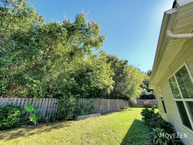 Building Photo - 2419 Red Maple Cir