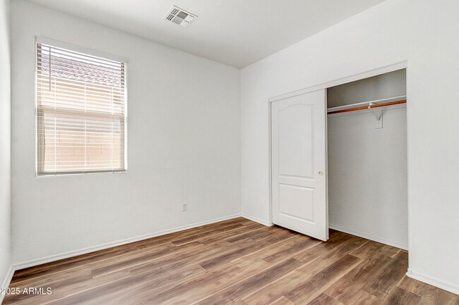 Building Photo - 17228 W Elm St