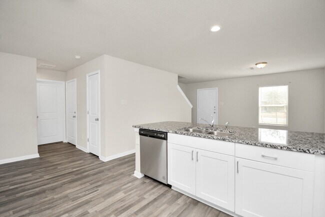 Building Photo - 15665 Briar Frst Dr