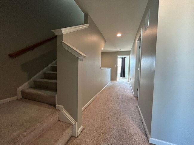 Building Photo - 941 Lansdowne Rd