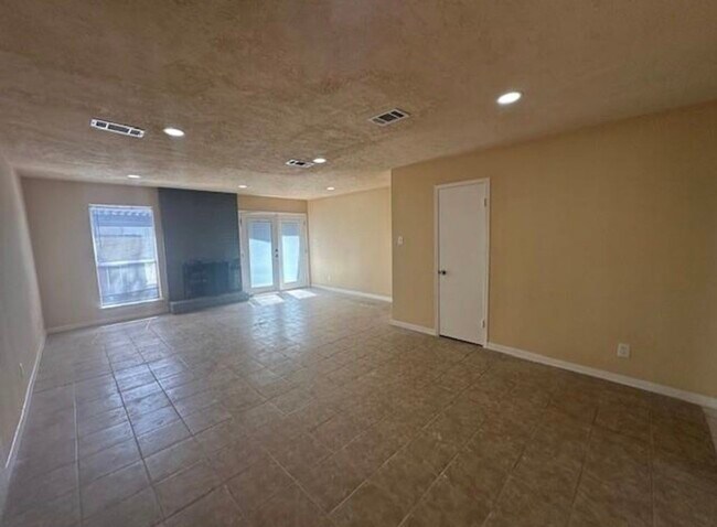 Building Photo - 5921 Arncliffe Dr