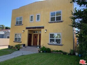 Building Photo - 1033 1/2 N Martel Ave