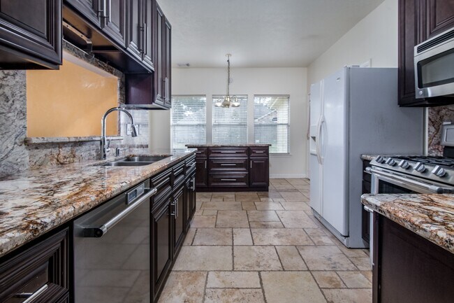 Building Photo - 6218 Summerville Ln