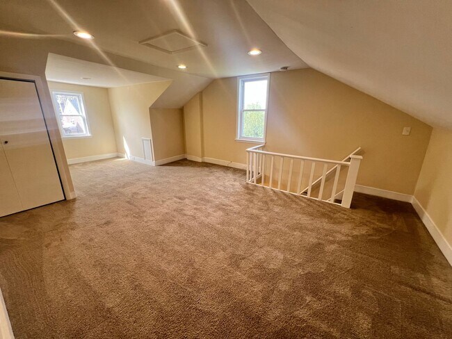 Building Photo - 838 Smith St