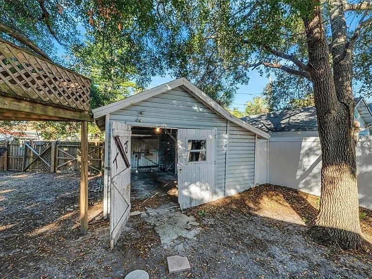 Building Photo - 7327 1st Ave N