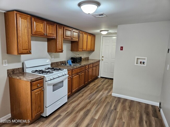 Building Photo - 47 Collins St