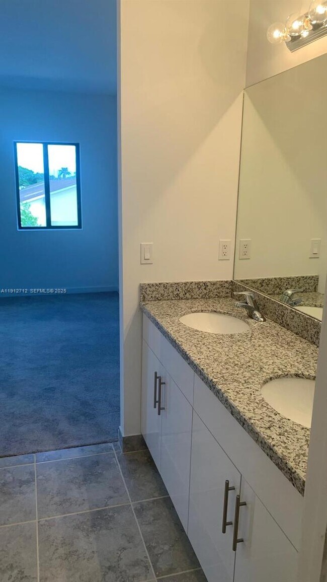 Building Photo - 25308 SW 135th Ave