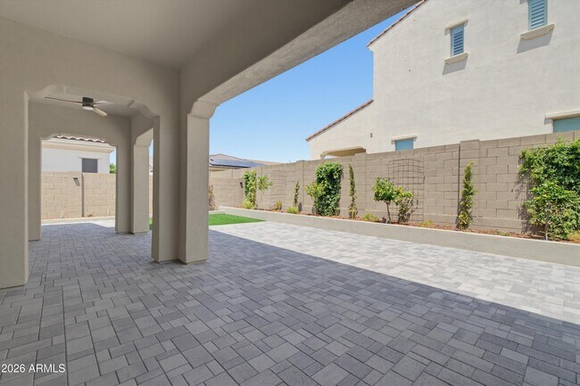 Building Photo - 2024 W Andalusian Trail