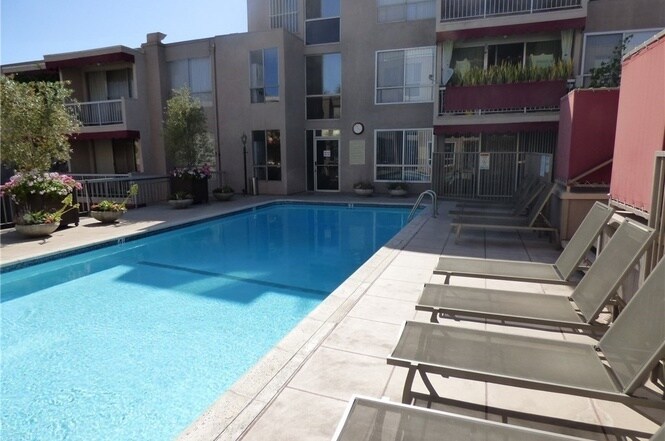 Building Photo - 1745 Camino Palmero St