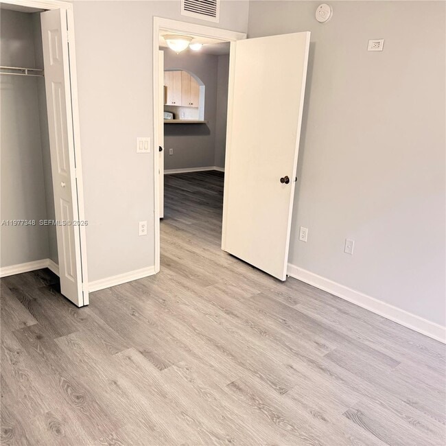 Building Photo - 2910 SE 13th Ave