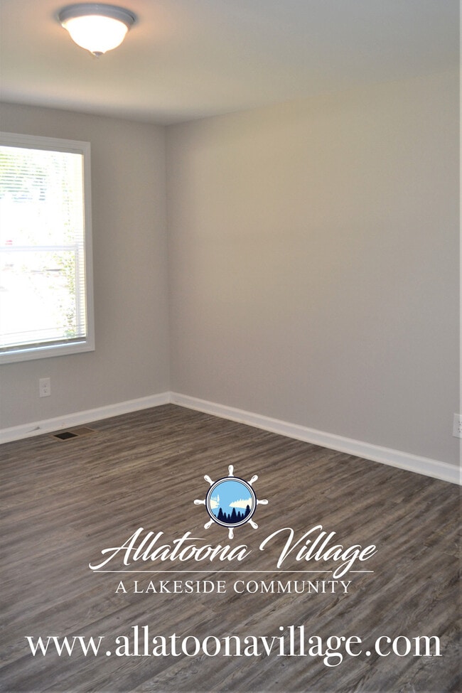 Building Photo - Custom Renovation 2BR/1Bth Lakeside Home w...