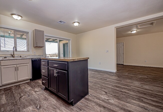 Building Photo - 2152 Calle Mesa Verde