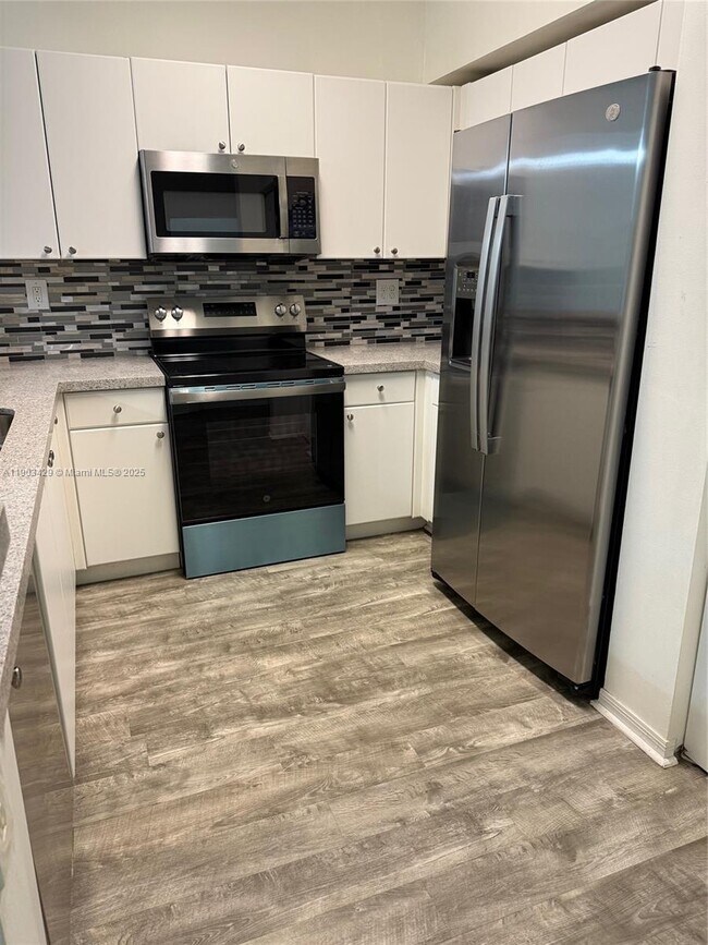 Building Photo - 2217 SE 23rd Ave