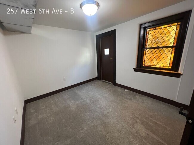 Building Photo - 257 W 6th Ave