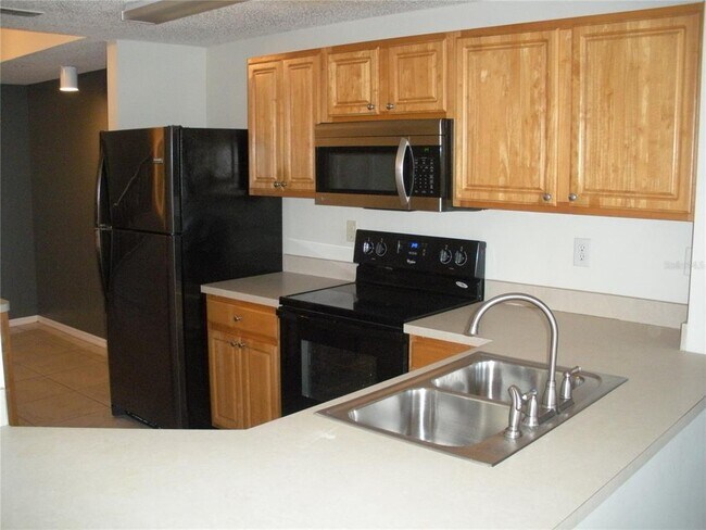 Building Photo - 5552 Bentgrass Dr