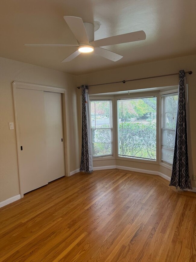 Building Photo - 2230 Montecito Ave