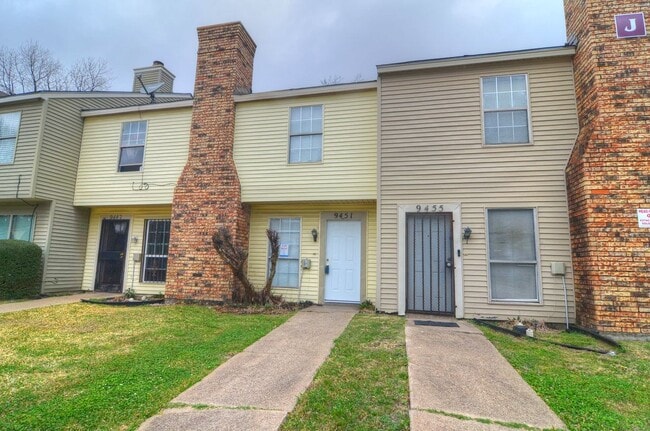 Building Photo - 9451 Olde Village Ct