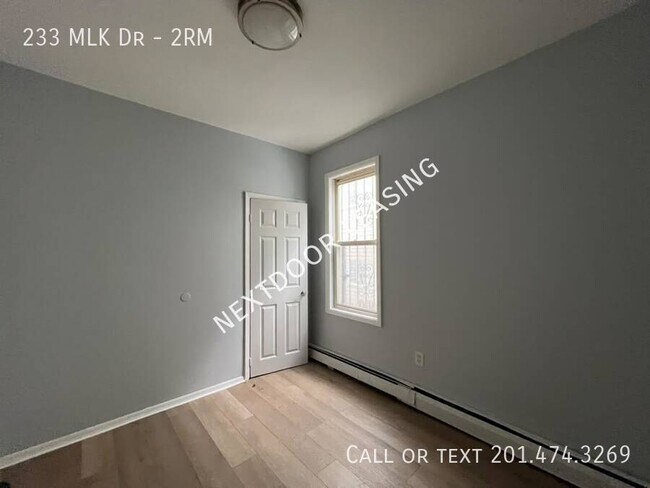 Building Photo - 233 MLK Dr-2RM