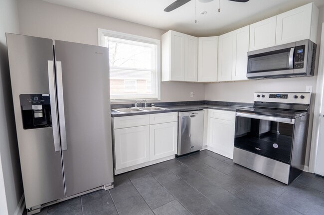 Building Photo - 3914 Creekside Dr