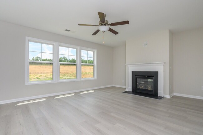 Building Photo - Elegant 4 Bedroom, 2 Bathroom Home with Modern Finishes & Open-Concept Living $2,150/mo rent