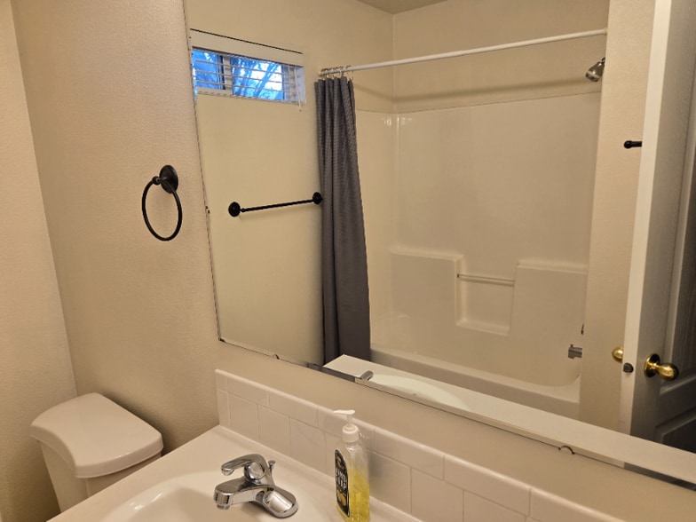 Building Photo - 2660 S Spring Bar Way