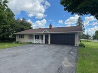 Building Photo - Charming 3 bedroom home for rent.