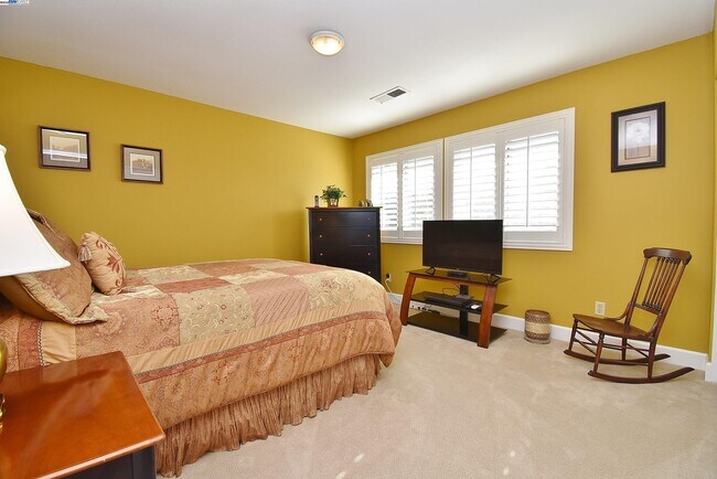 Building Photo - 204 Cypress Hills Ct