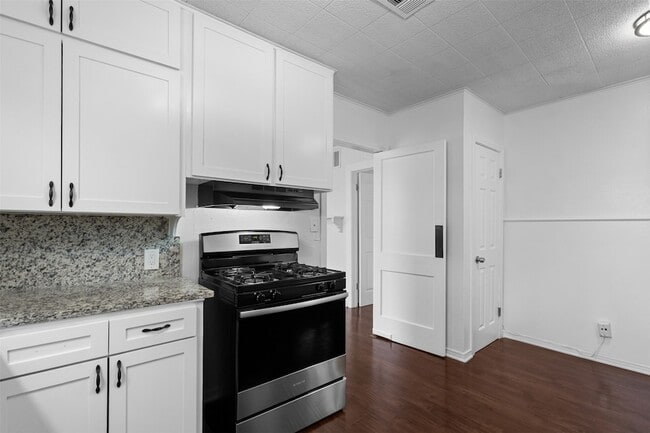 Building Photo - 9103 Forest Hills Blvd