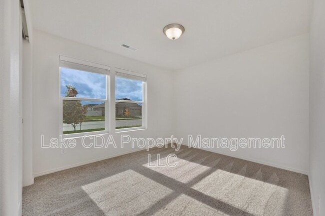 Building Photo - 12335 Gipper Loop