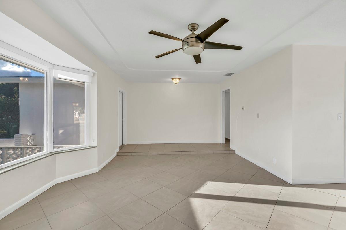 Building Photo - 290 NW 65th Ave