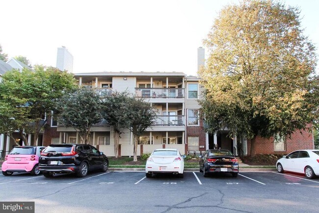 Building Photo - 3916 Penderview Dr