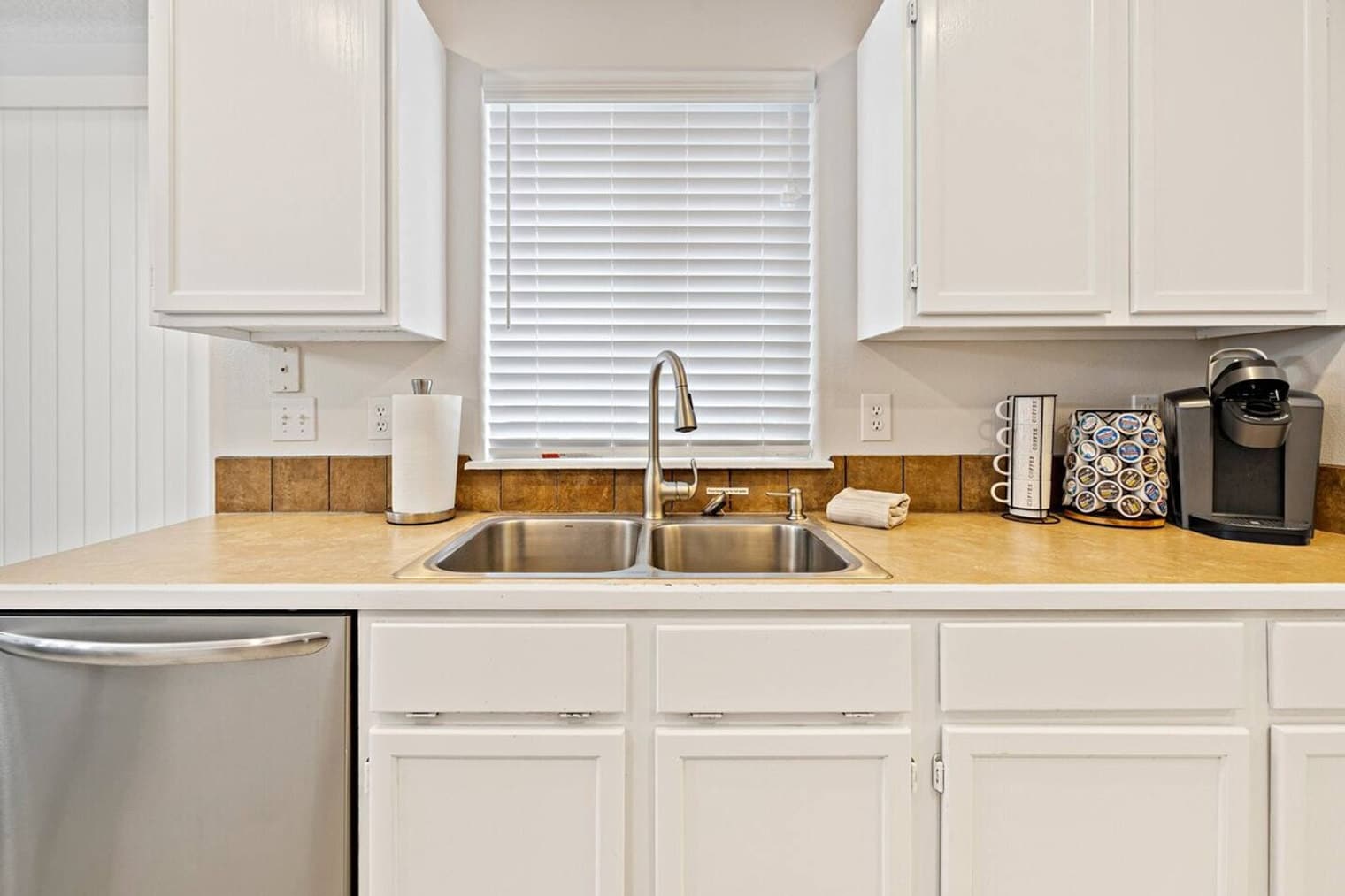 Building Photo - 623 Autumn Pl