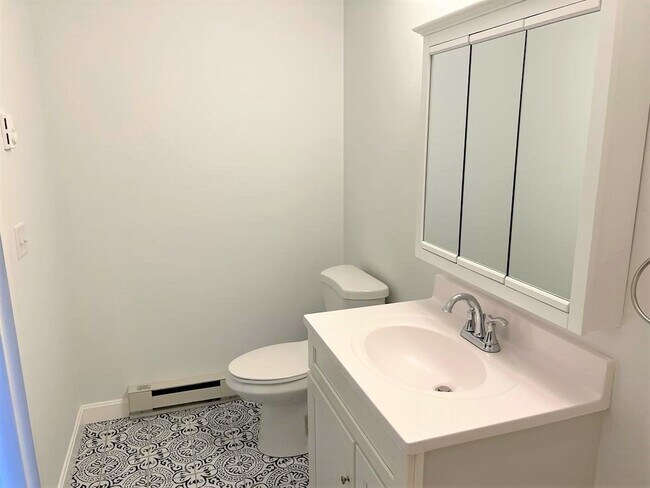 Building Photo - 1321 Worcester Rd