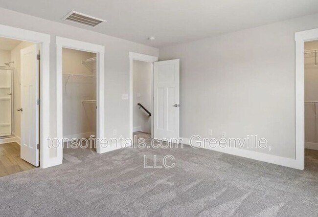 Building Photo - 203 Dalmatian Dr