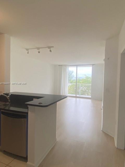 Building Photo - 2775 NE 187th St