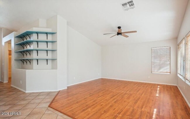 Building Photo - 309 E Mesquite St