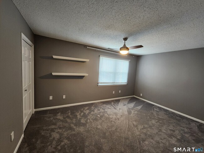 Building Photo - 55 Mill Plain Rd