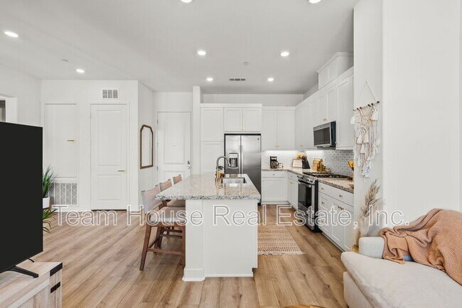 Building Photo - 27466 Mercantile Ct